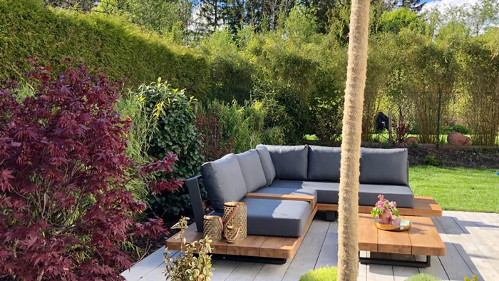 Anja Göbel Gartenarchitektur - Kundenbeispiel für einen Wohlfühlgarten mit modernem Lounge-Bereich